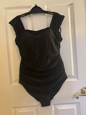 NWT B2prity One piece Swim black Women’s Size M